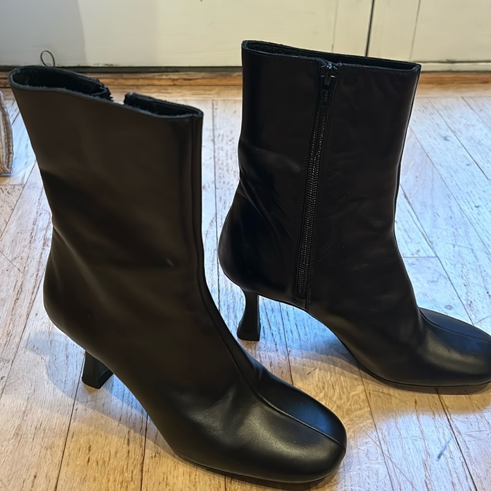 Free People Leather ankle Boots size 38